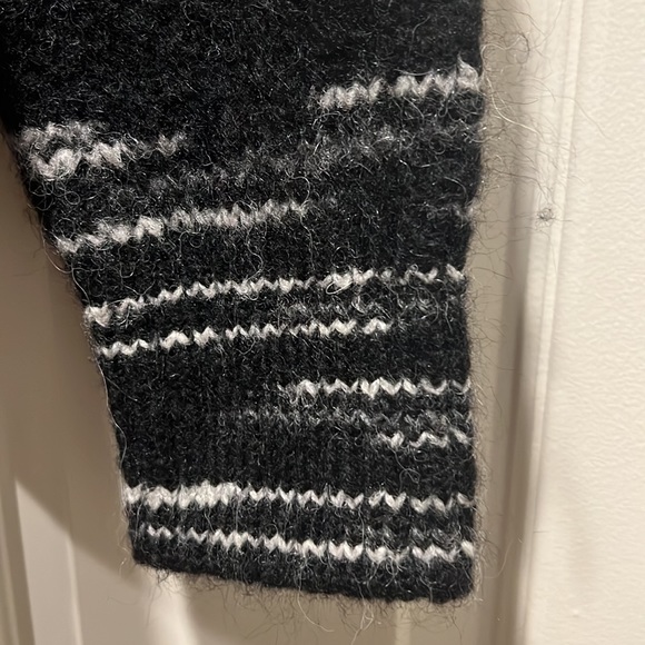 Banana Republic wool turtleneck sweater - Picture 3 of 5